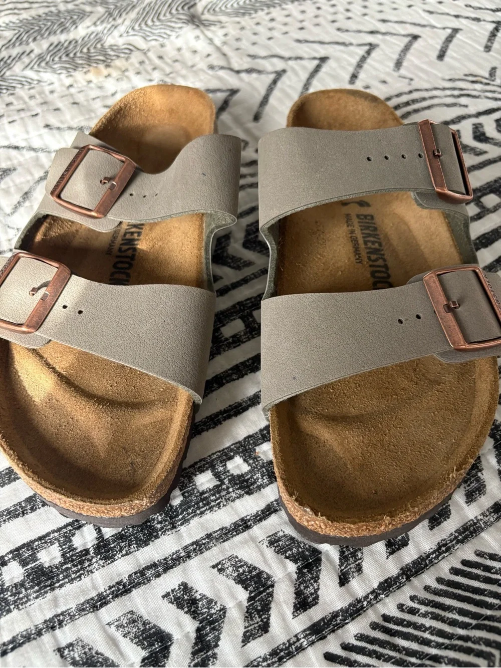 Unisex/ Birkenstock Arizona Two-Strap Sandal - Taupe with Rose Gold Buckles